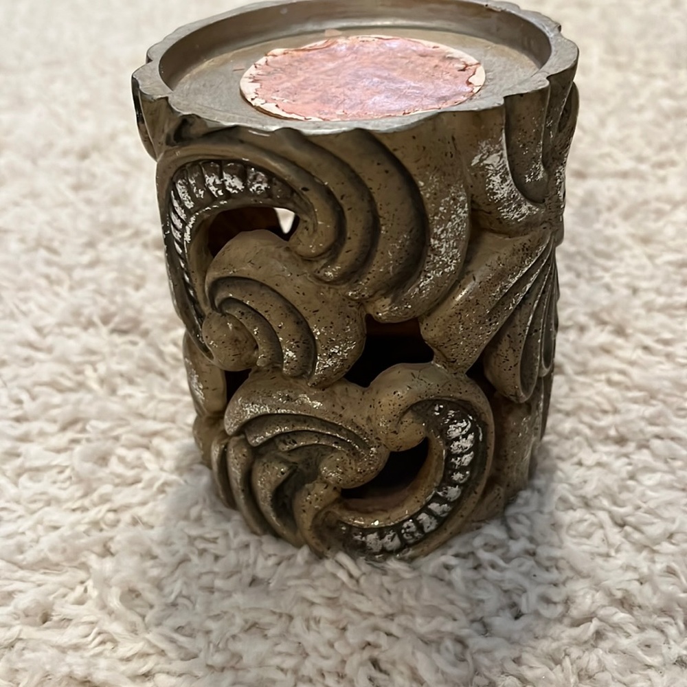 Candle holder